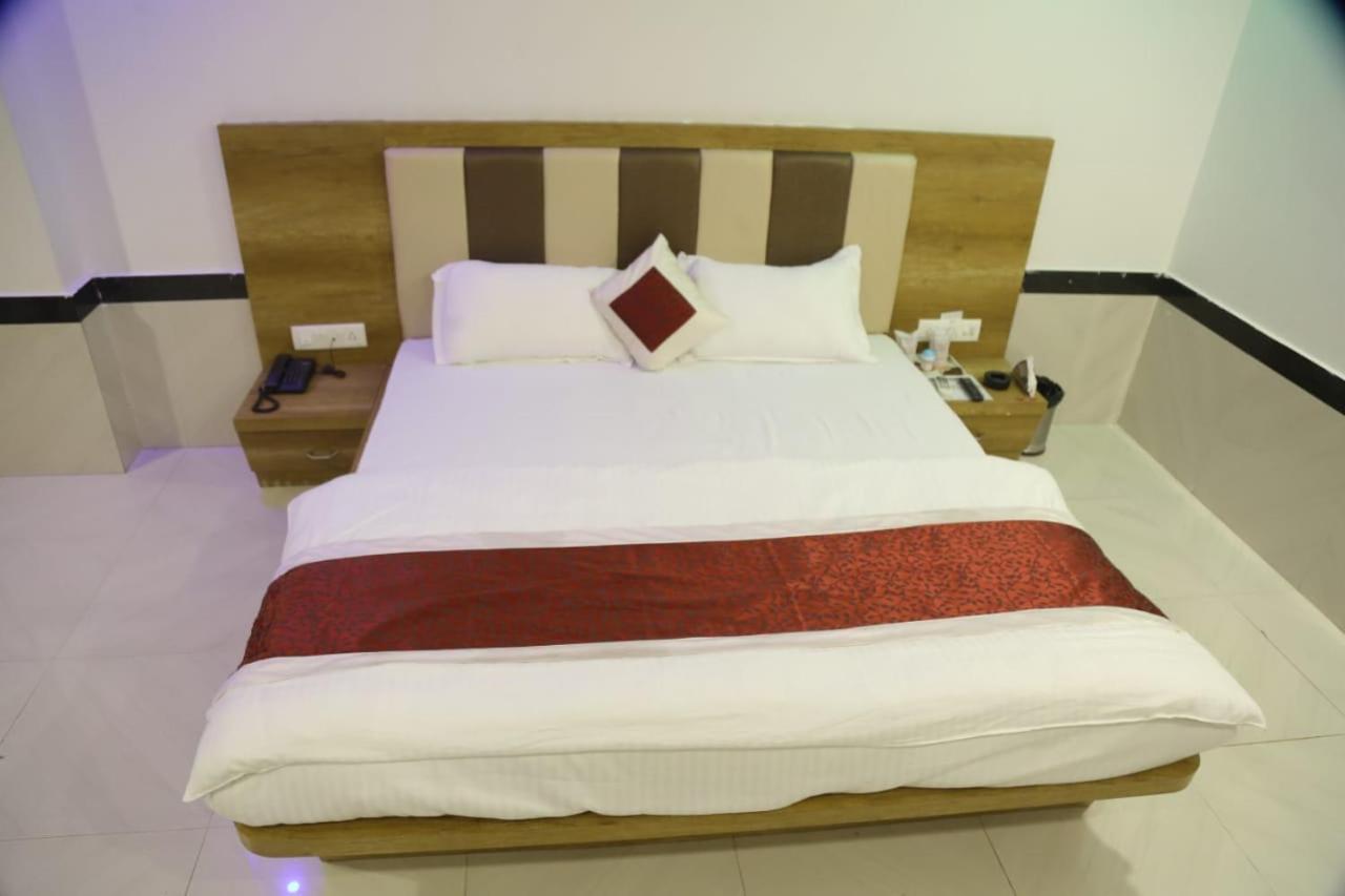 Amber Hotel Barmer 外观 照片